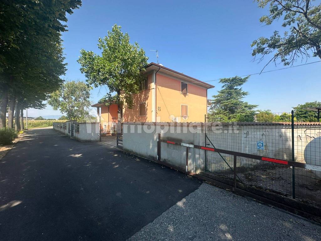 Villa bifamiliare via Camillo Benso di Cavour 29/A, Centro, Ghedi