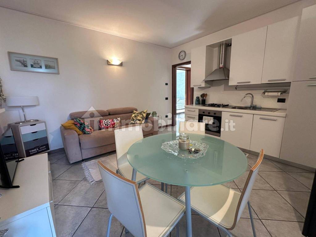 Bilocale via Bertanigra 1, Centro, Padenghe sul Garda