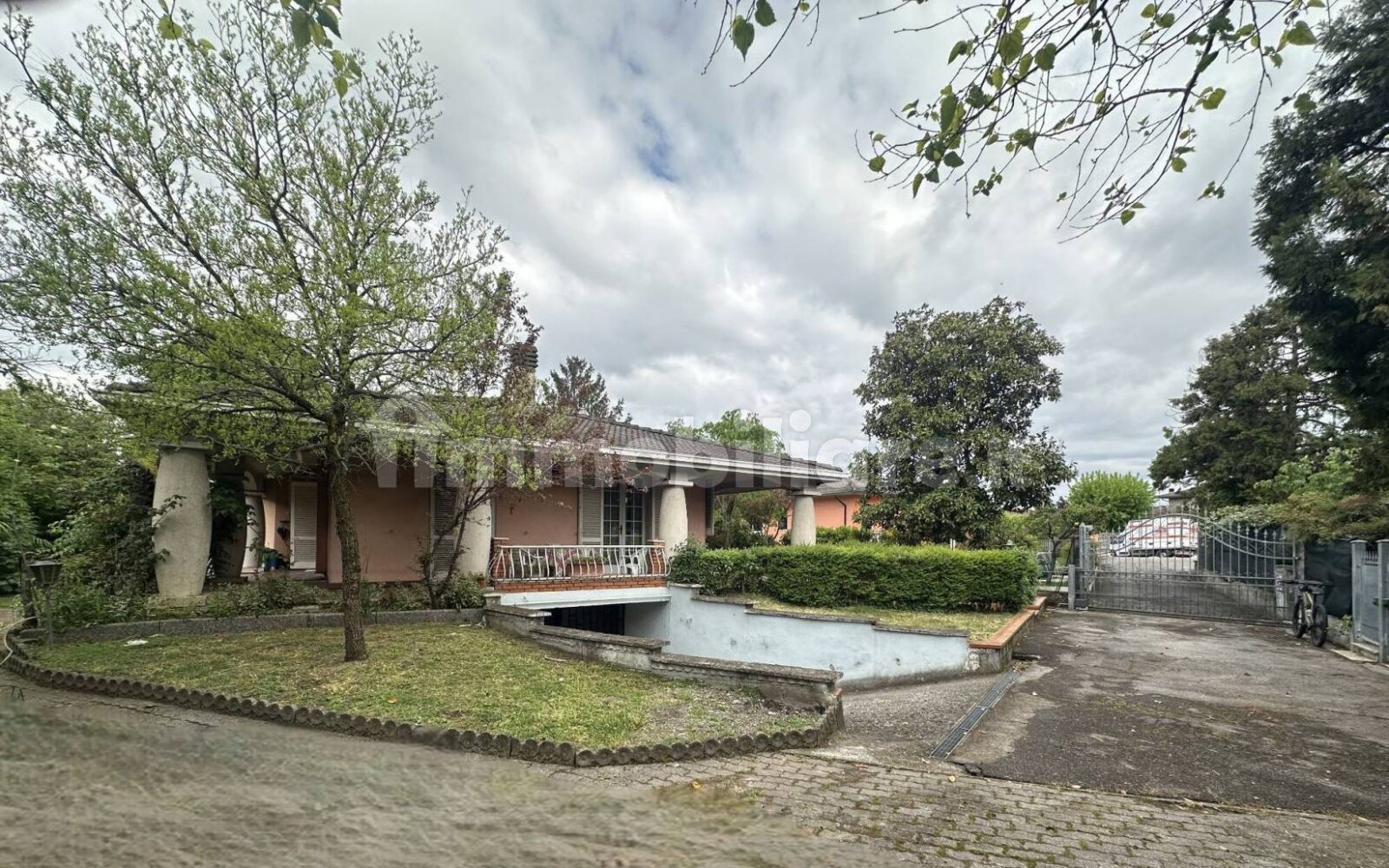 Villa unifamiliare via Giacomo Leopardi, Centro, Ghedi