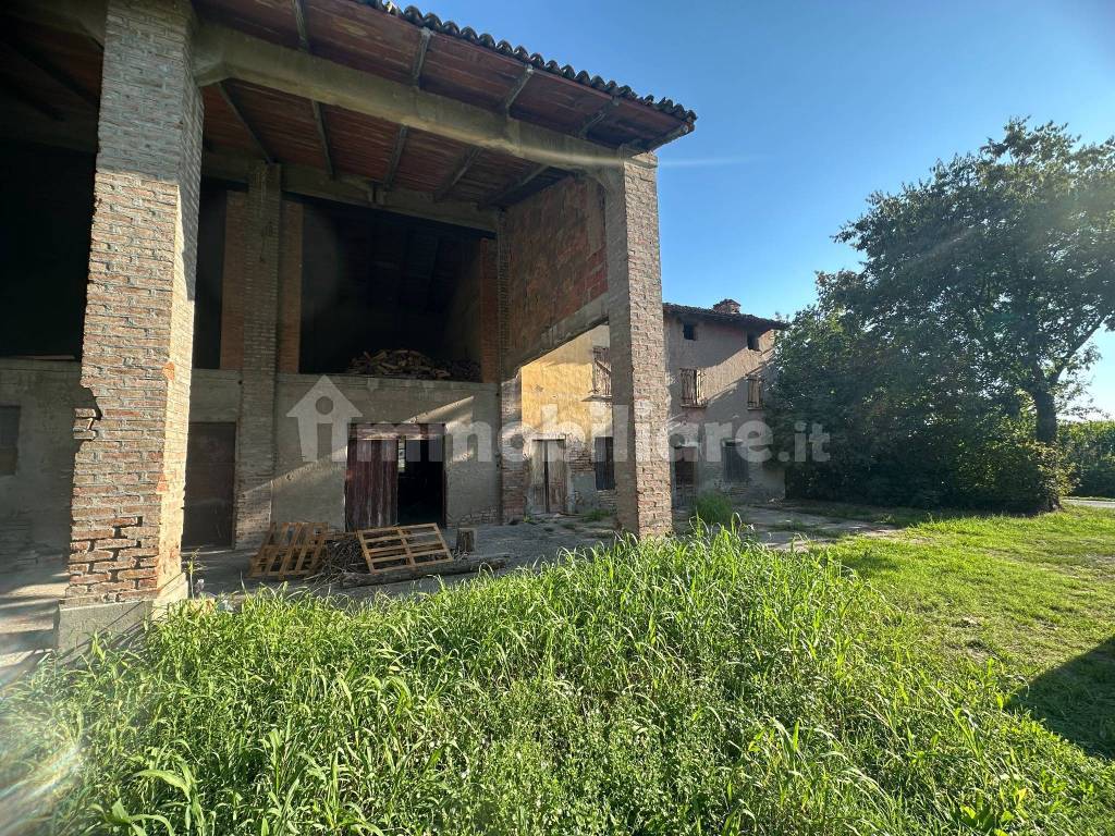 Cascina, da ristrutturare, 342 m², Visano